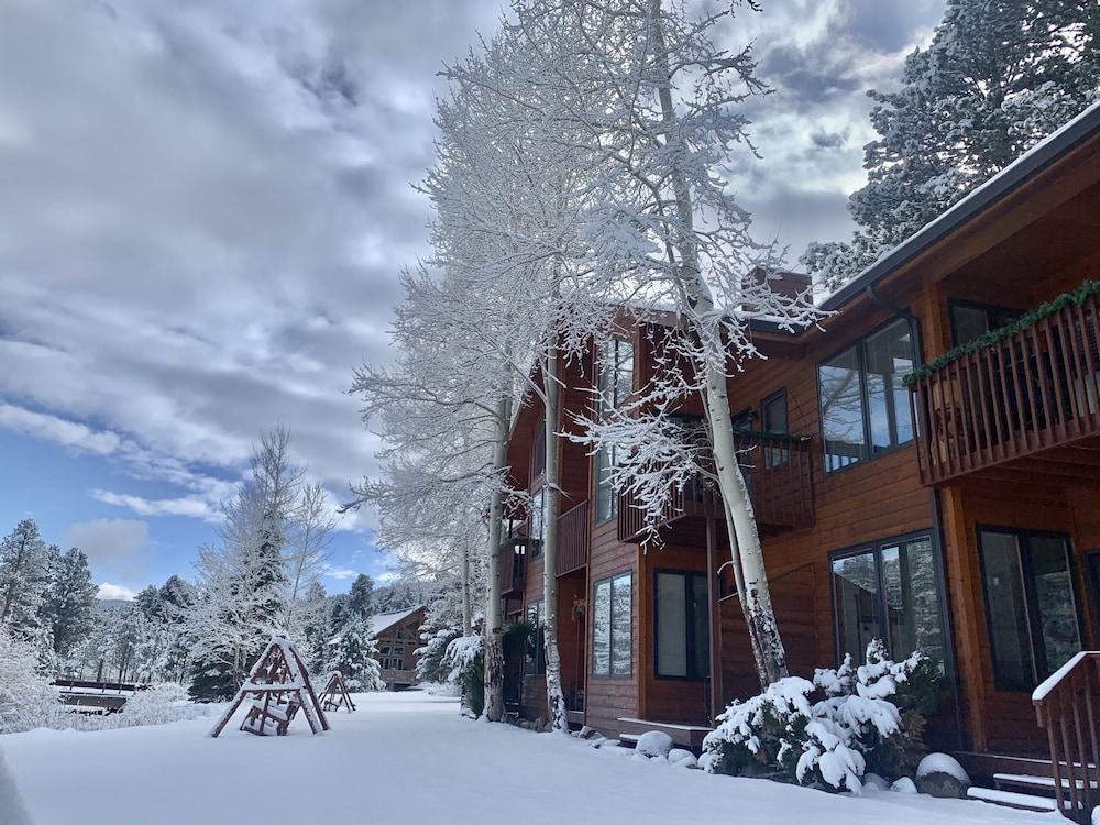 Aspen Winds on Fall River photo 34