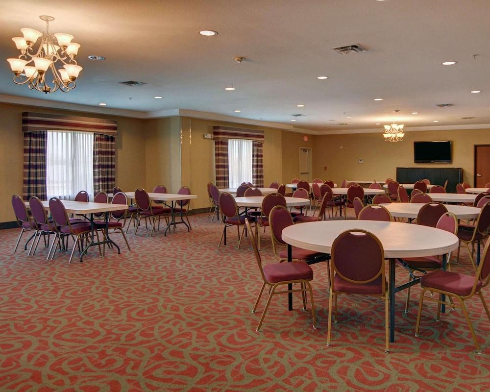 Quality Suites Near Cedar Creek Lake photo 43