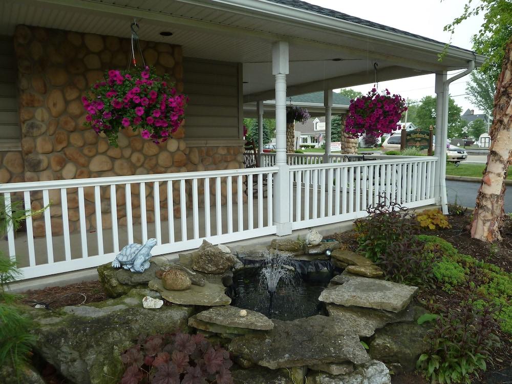 Hearthstone Inn & Suites photo 40