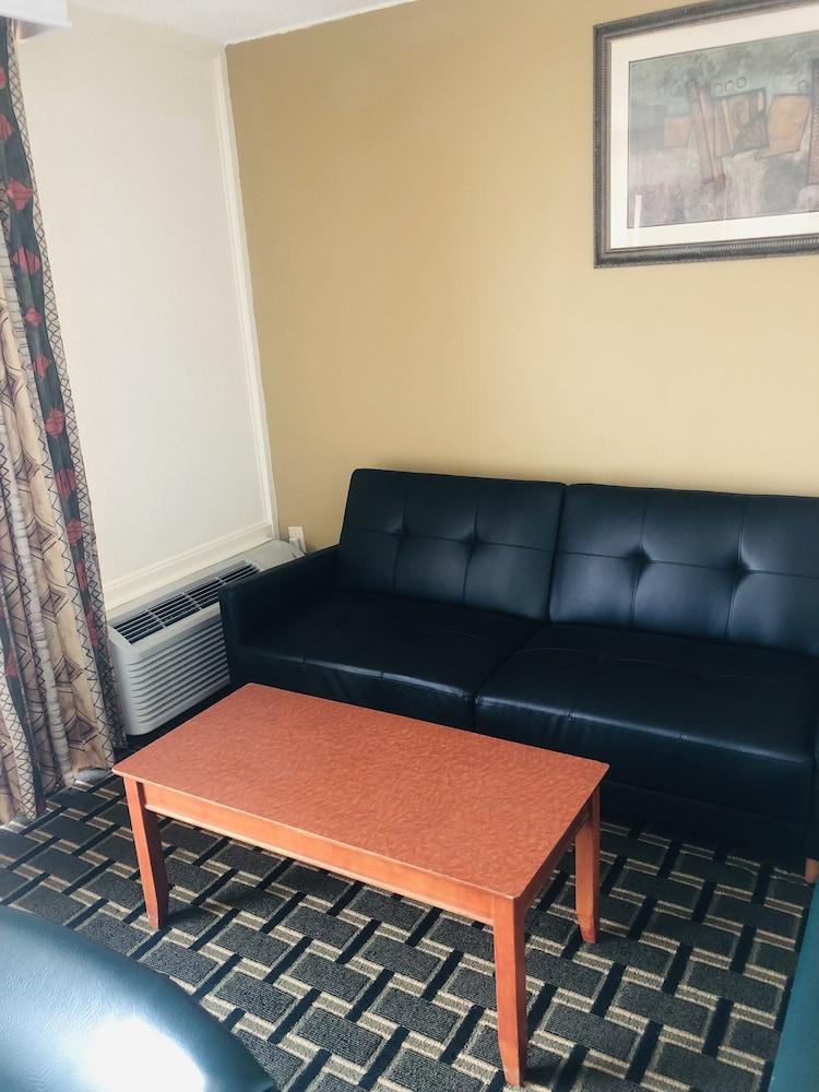Quail Inn & Suites photo 30