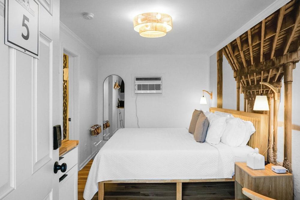 Boardwalk Inn photo 17