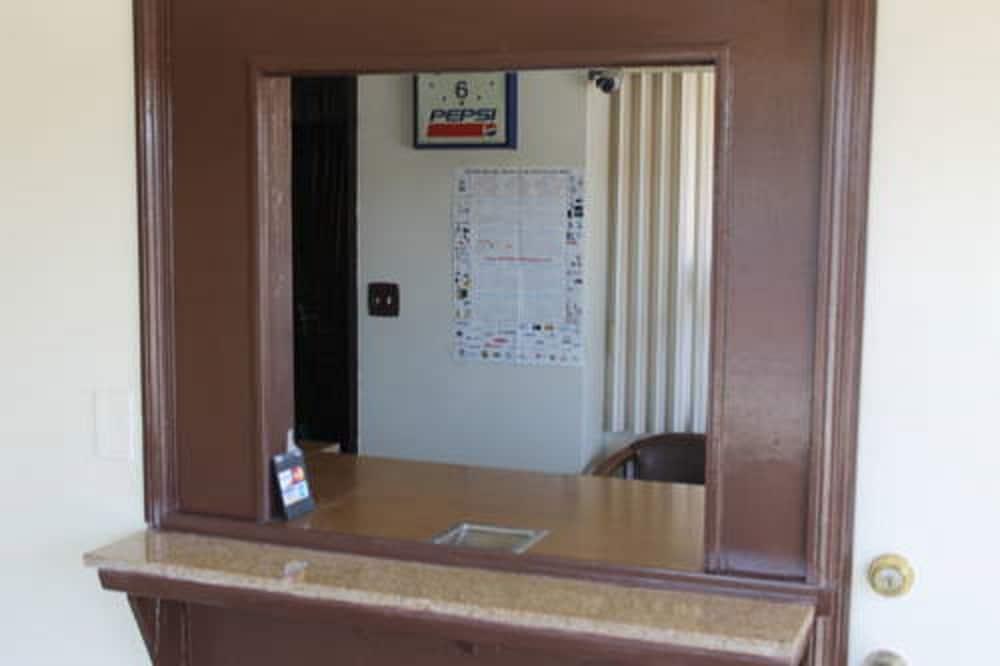 Indio Holiday Motel photo 4