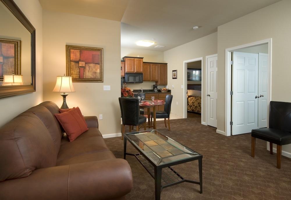 Stratford Suites photo 10