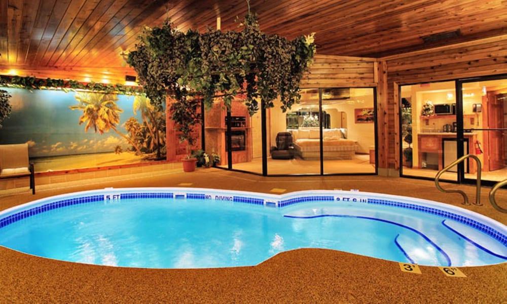 Sybaris Pool Suites Indianapolis photo 20