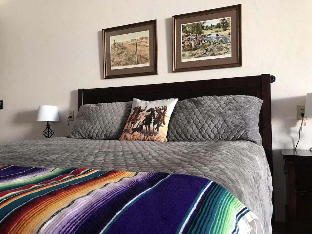 Katie's Cozy Suites photo 14
