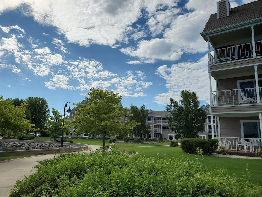 Bridgeport Waterfront Resort photo 93