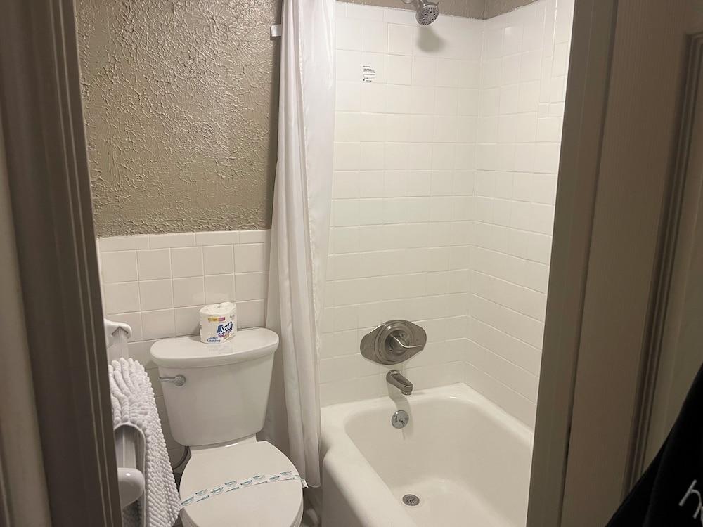 Lincoln Lodge photo 21