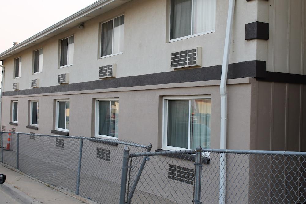 Wyatt Earp Hotel photo 2