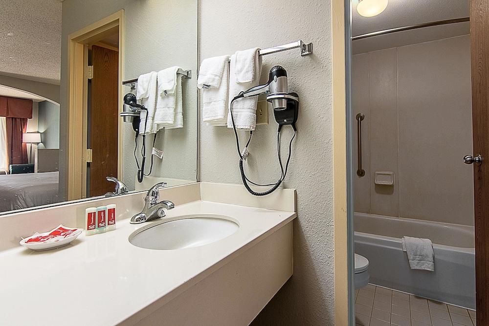 Econo Lodge photo 31