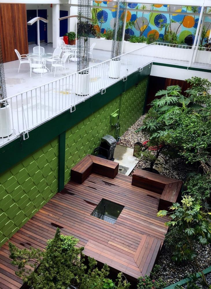 Oasis Inn photo 14