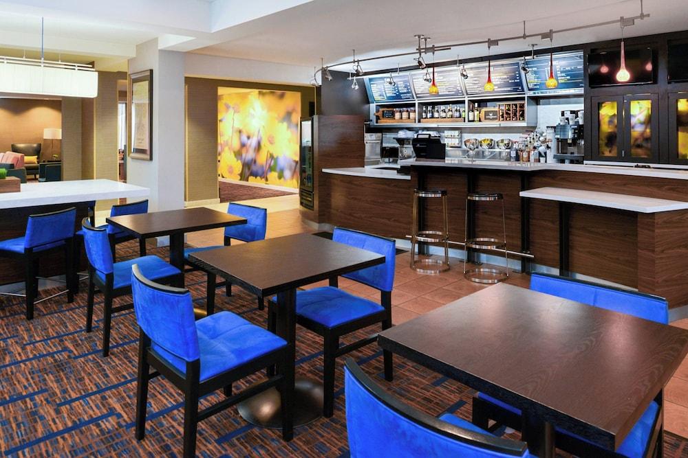 Courtyard by Marriott Beaumont photo 9
