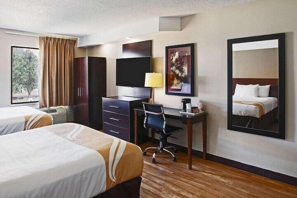Spark by Hilton Bentonville photo 4