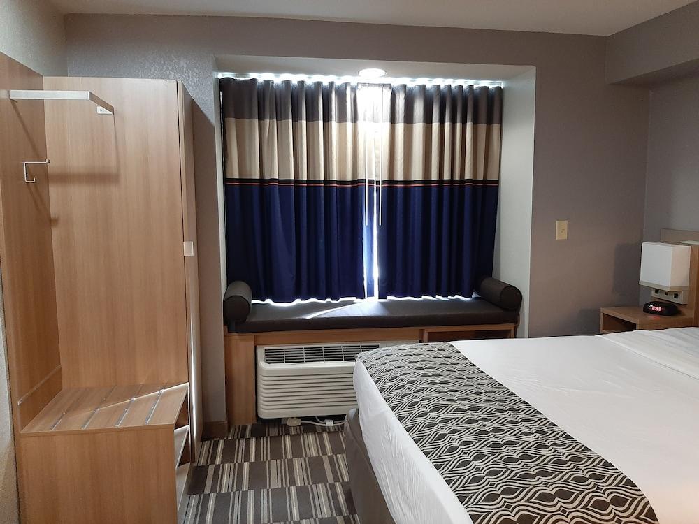 Starkville Inn & Suites photo 17