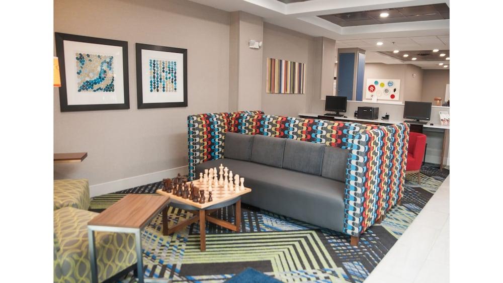 Holiday Inn Express & Suites Norfolk by IHG photo 35