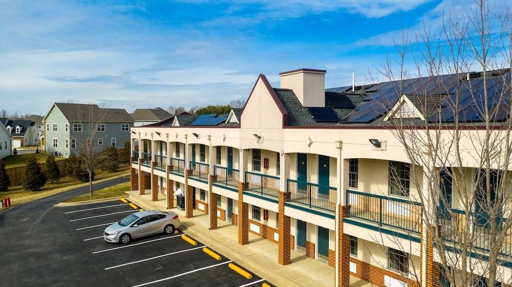 Executive Inn And Suites photo 14