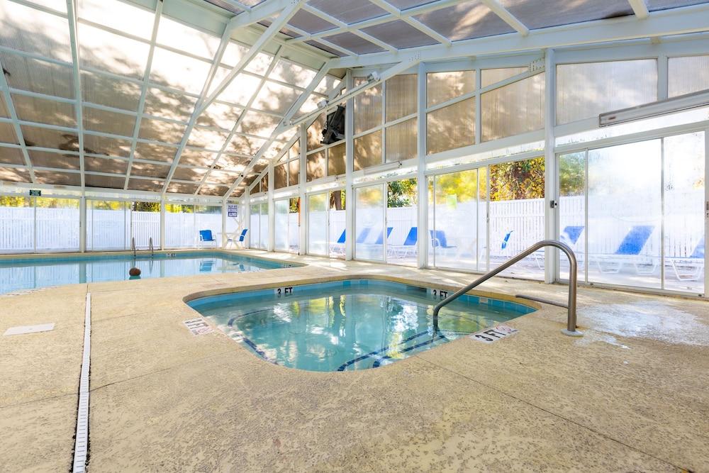 Country Club Villas photo 55