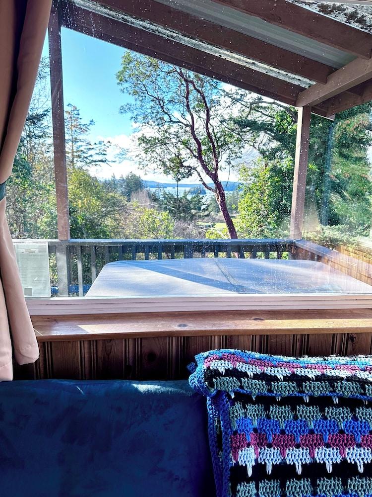 Deer Harbor Cottages photo 35