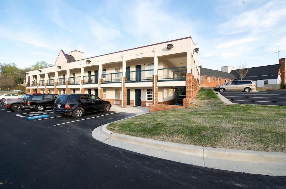 Executive Inn And Suites photo 6