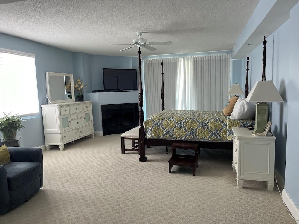 Miramar Condominiums photo 12