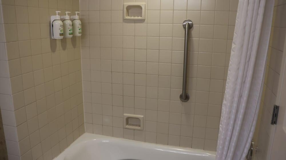 Wingate By Wyndham Peoria photo 31