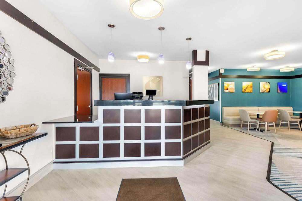 Comfort Inn Marion photo 18