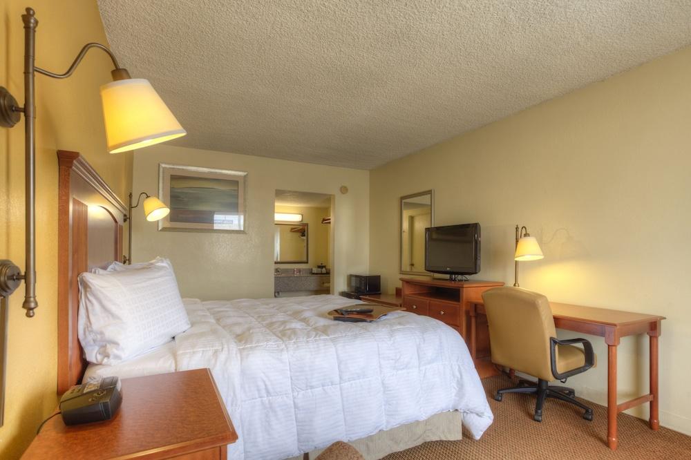 Econo Lodge Byron near Historic District - Warner Robins photo 22