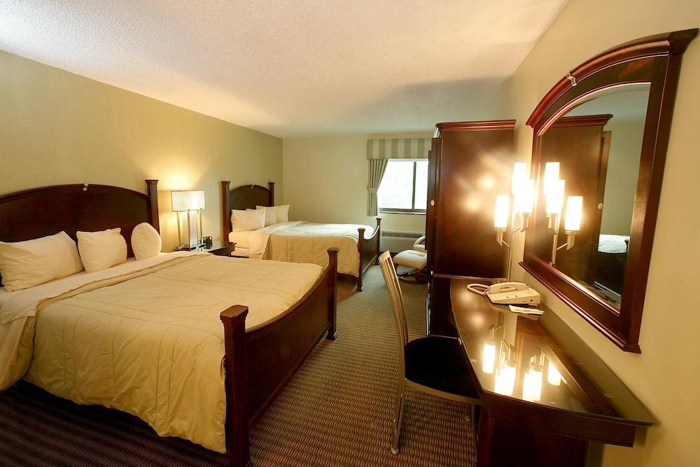 Marvin's Garden Inn photo 10
