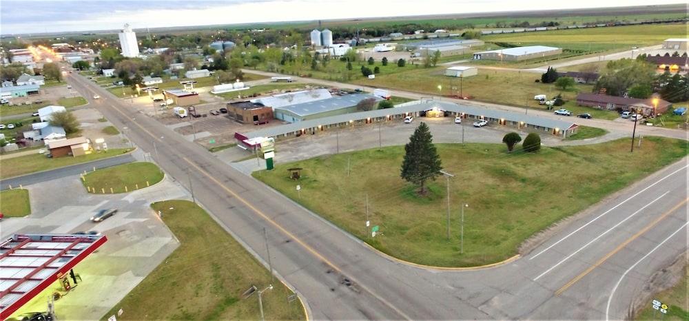 Green Acre Motel by OYO Near Rush County Airport photo 1
