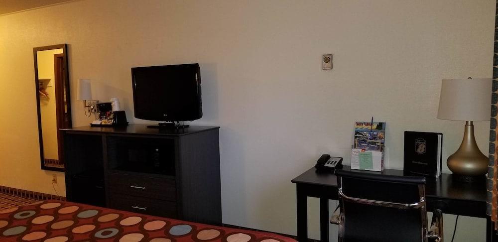 Super 8 by Wyndham Ashland photo 31