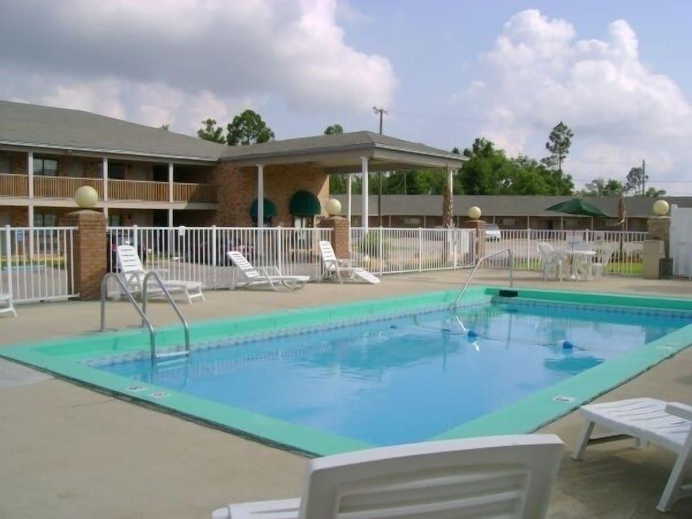 Emerald Sands Inn photo 15