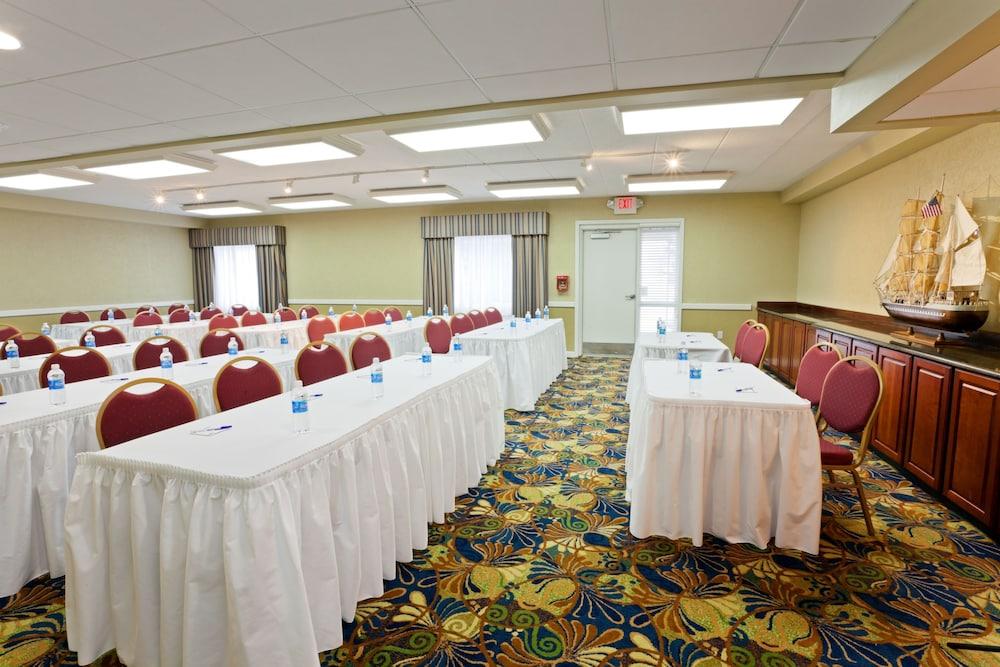 Holiday Inn Express Hotel & Stes Port Clinton-Catawba Island by IHG photo 79