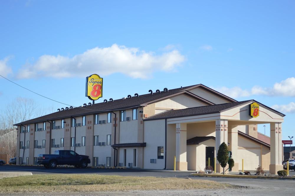 Red Roof Inn Ames photo 21
