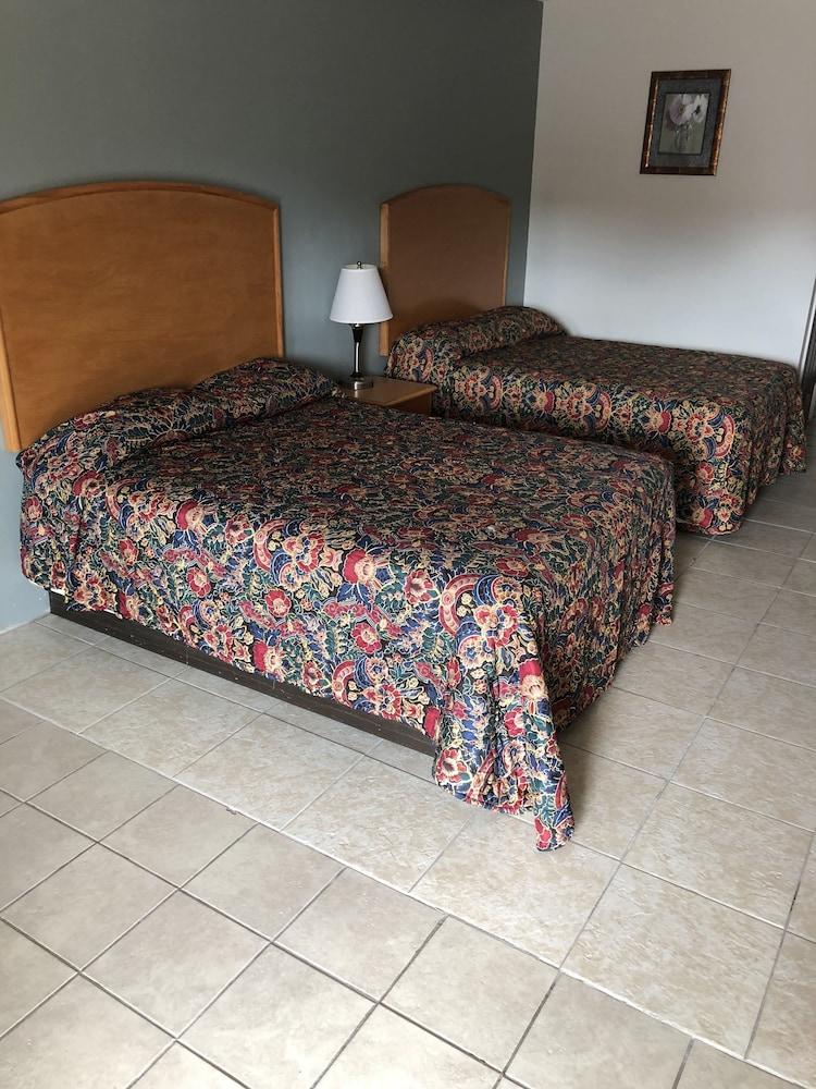Whitesboro Inn & Suites photo 10