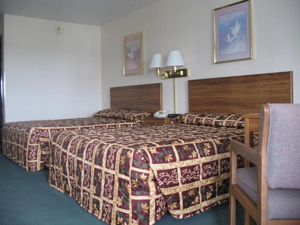 Great Lakes Inn photo 31