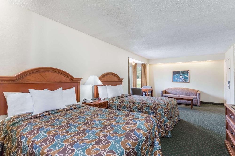 Days Inn by Wyndham Petersburg/South Fort Lee photo 11