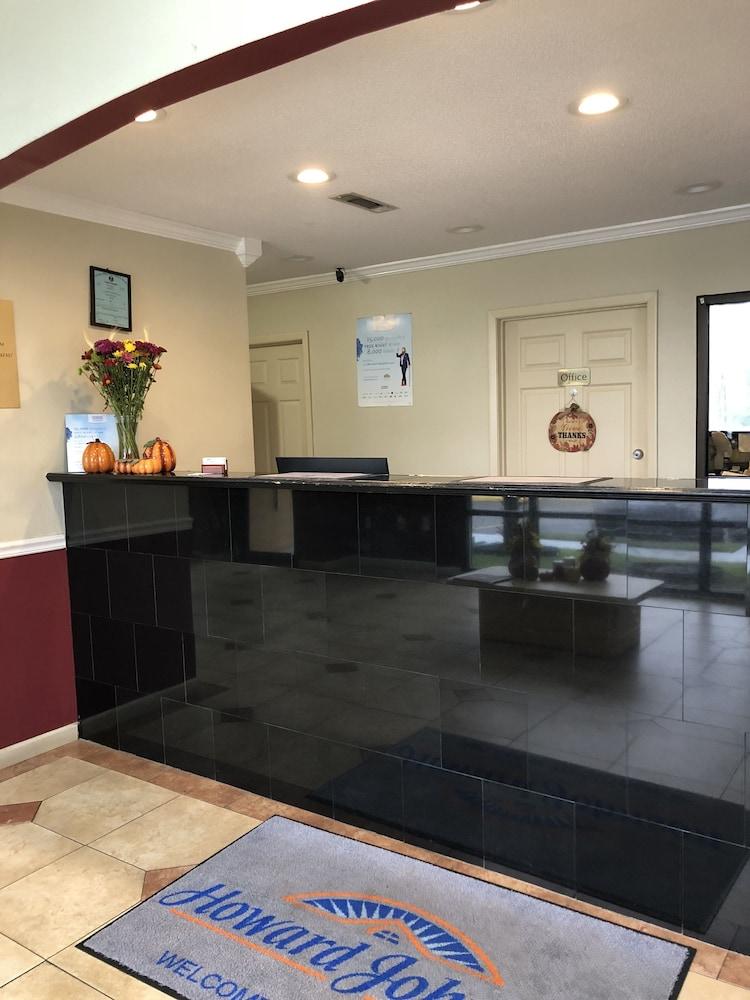 Howard Johnson by Wyndham Dothan photo 12