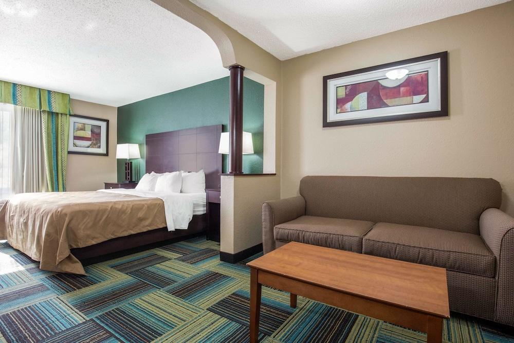 Quality Inn & Suites Arnold - St Louis photo 8