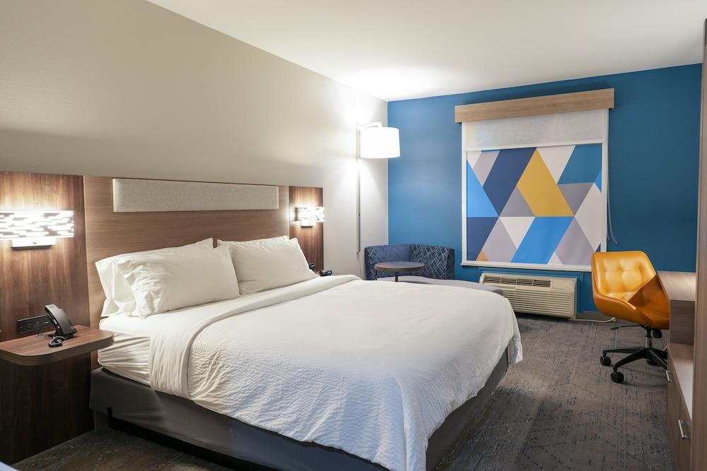 Holiday Inn Express & Suites Dallas Southwest-Cedar Hill by IHG photo 21