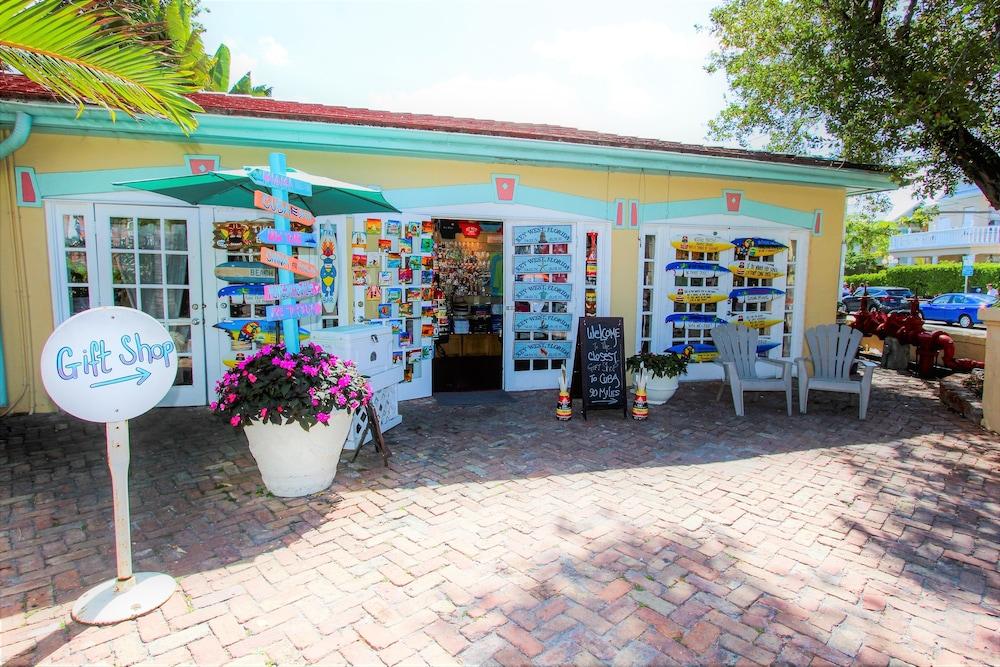 Southernmost House photo 51