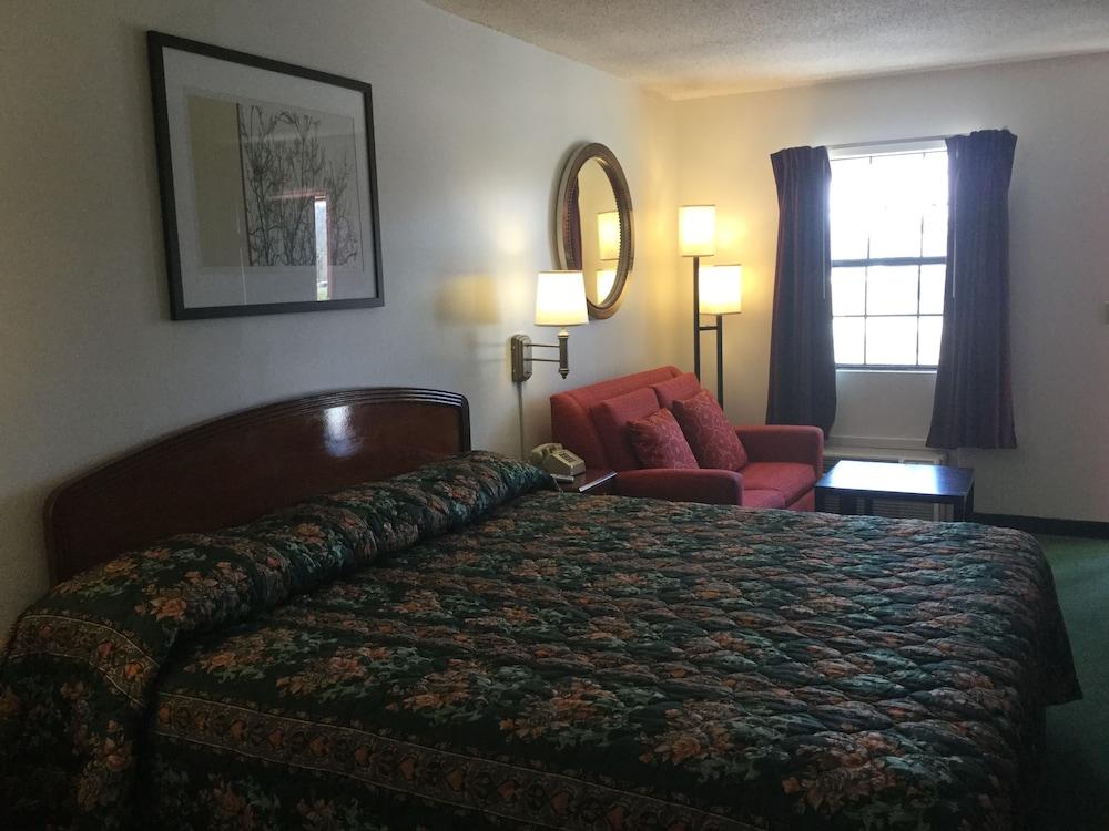 American Inn photo 8