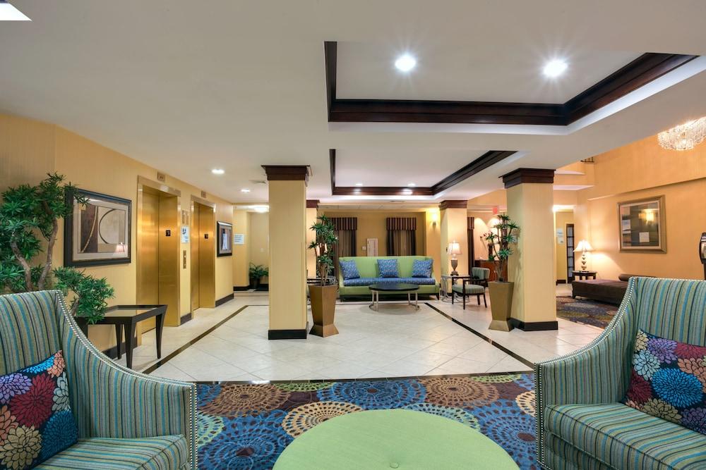 Holiday Inn Express Tower Center by IHG photo 30