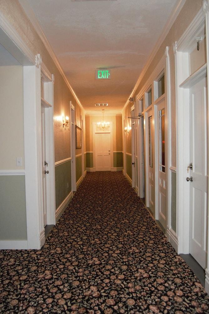 Historic Hotel Broadalbin photo 74