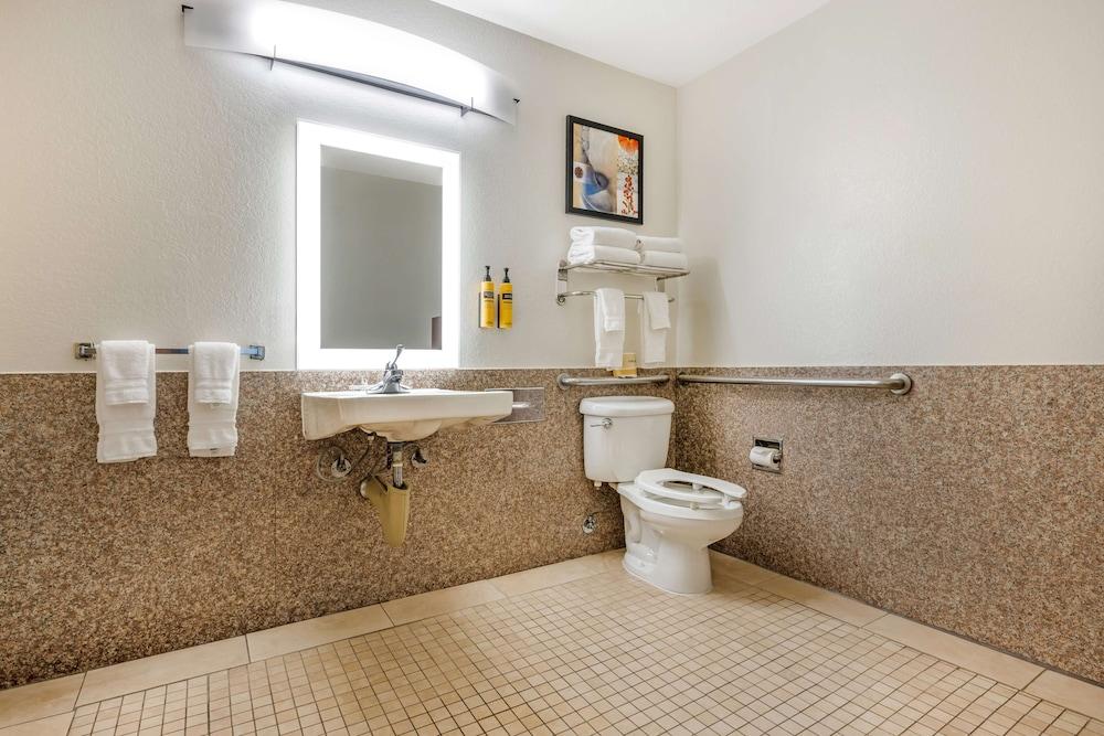 Best Western Plus Orange County Airport North photo 23