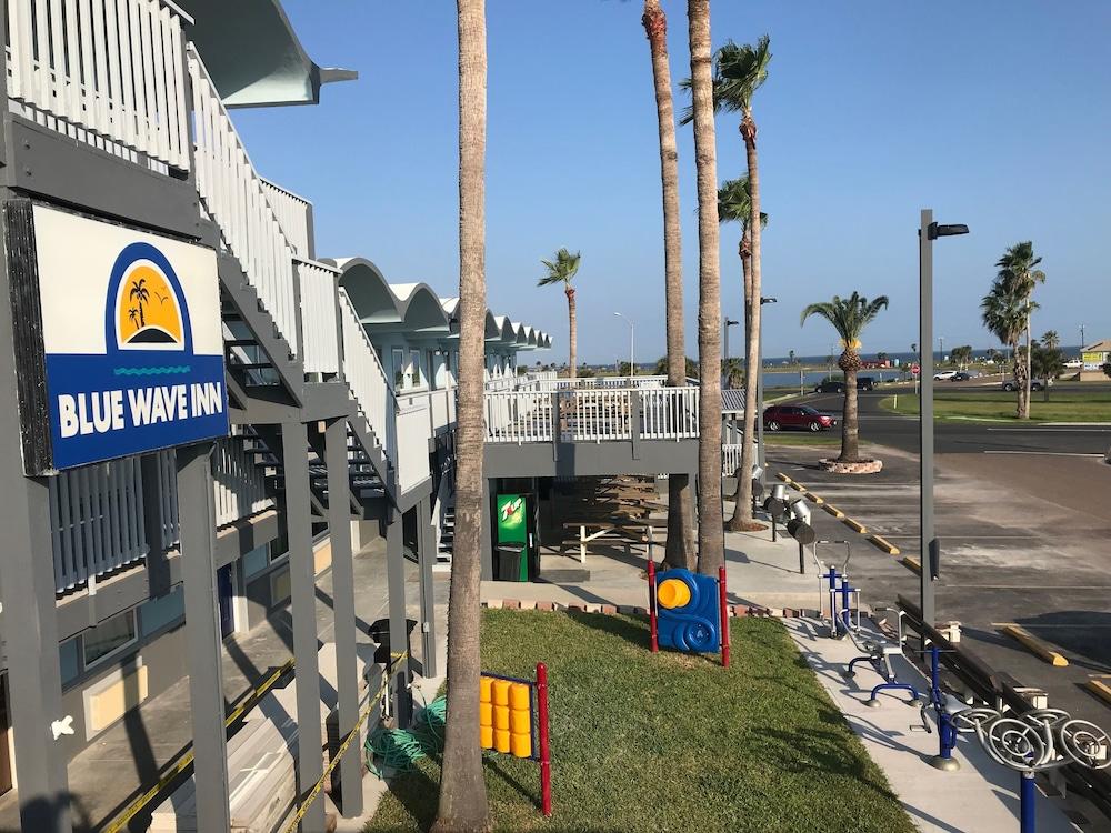 Blue Wave Inn photo 32
