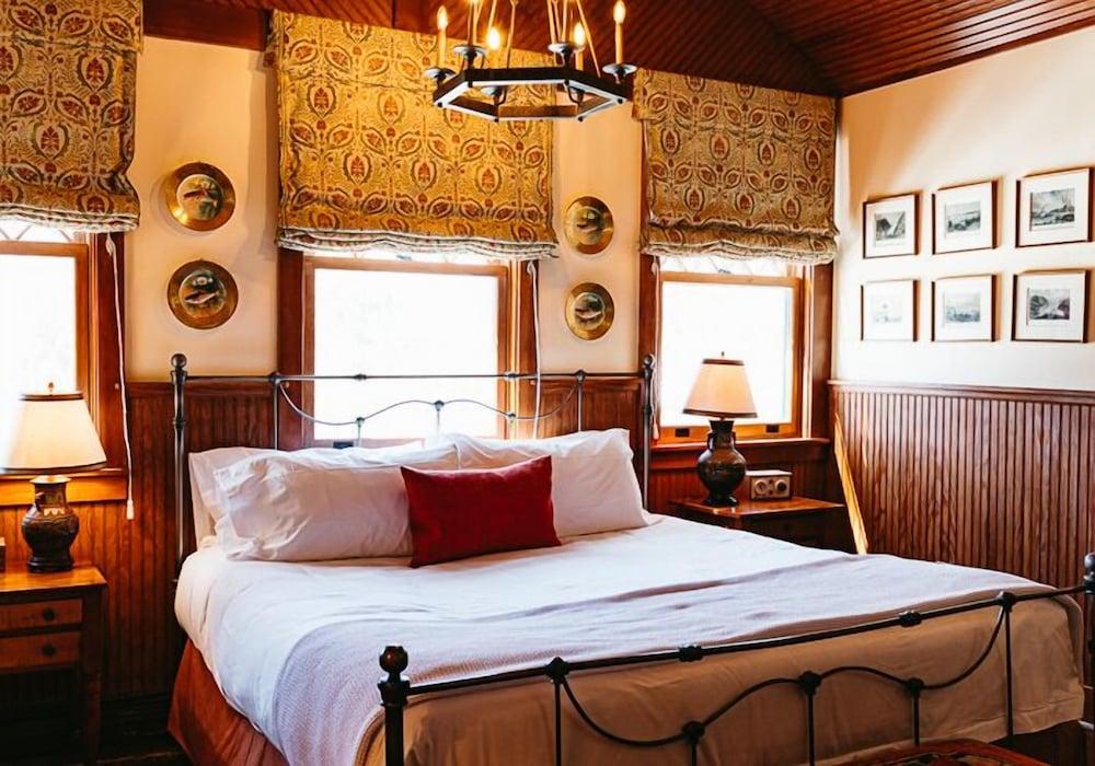 Deer Mountain Inn photo 15