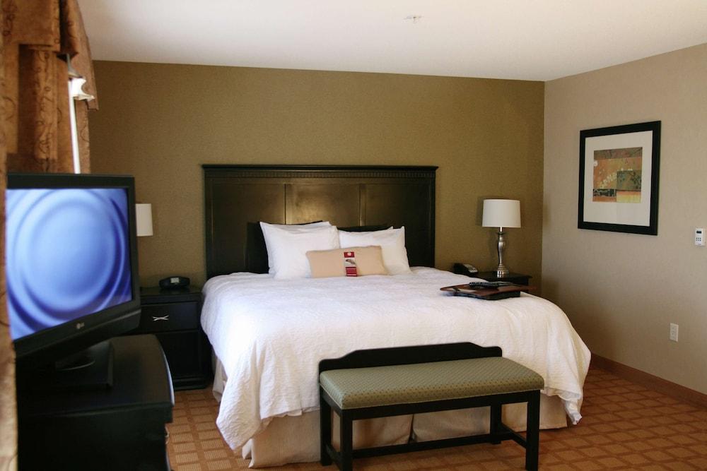 Hampton Inn & Suites Chicago/St. Charles photo 4