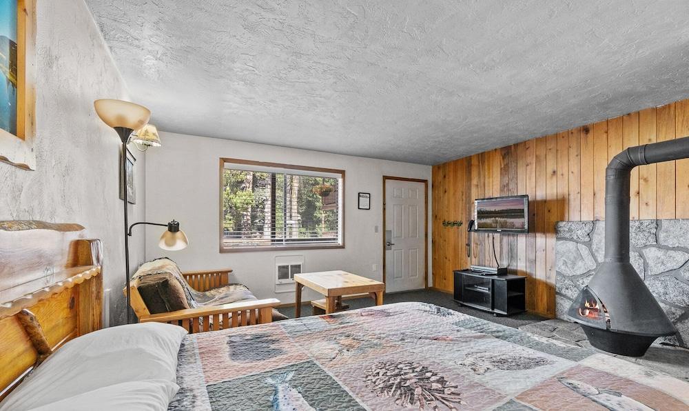 Willamette Pass Inn Chalets photo 4