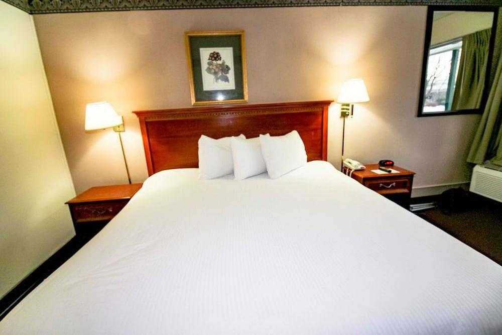 Newburgh Inn photo 2