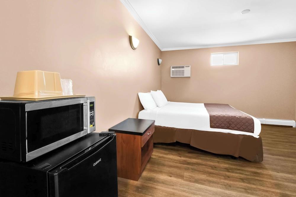 Americas Best Value Inn Avenel Woodbridge photo 12