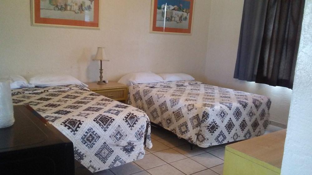Ocean Crest Motel photo 5